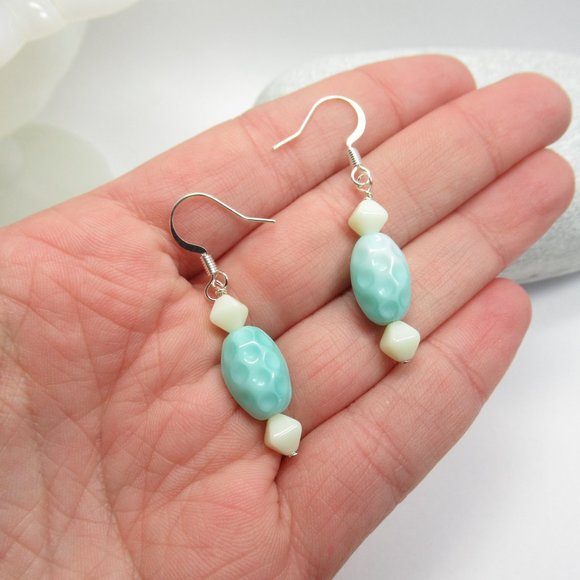 Uranium glass bead earrings - Picture 6 of 11